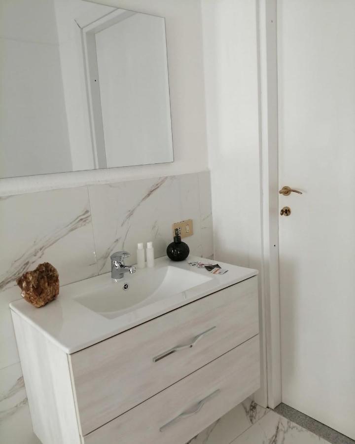Appartamento Moderno Rustico オルビア エクステリア 写真